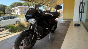 Triumph Street Triple R (2017 - 20)  (2)