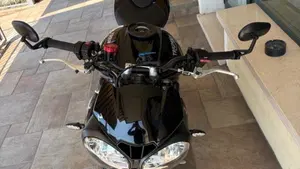 Triumph Street Triple R (2017 - 20)  (5)