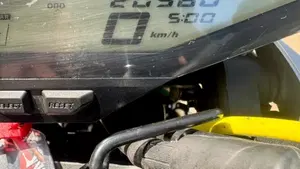 Yamaha MT-09 (2017 - 20)  (8)