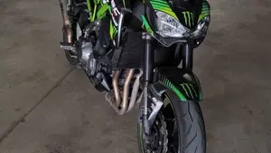 Kawasaki Z 900 (2017 - 18)  (2)