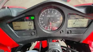Honda VFR 800 (2002 - 05)  (2)