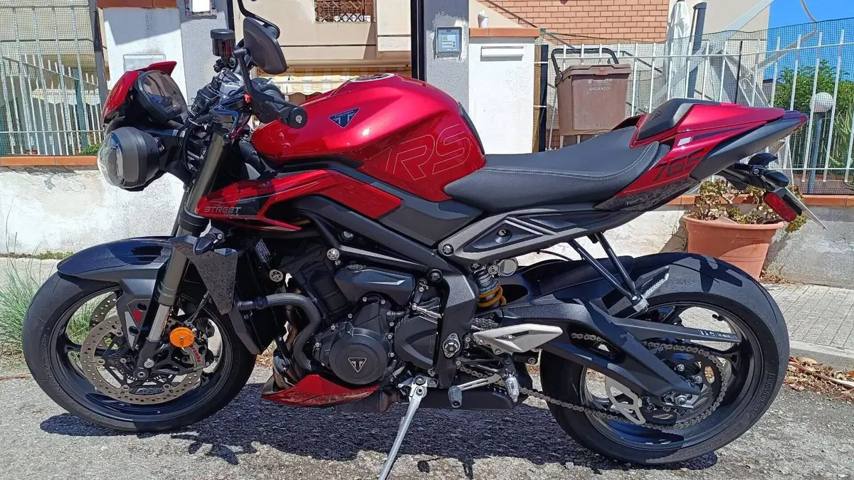 Triumph Street Triple 765 RS (2023 - 26)  (2)