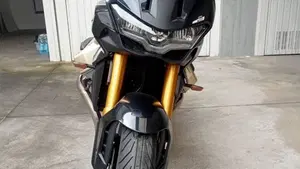 Moto Guzzi V100 Mandello S (2022 - 24)  (3)