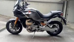 Moto Guzzi V100 Mandello S (2022 - 24)  (2)