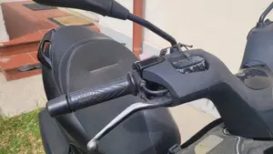 Piaggio MP3 300 ABS Hpe (2021 - 24)  (10)