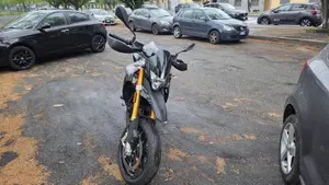 Aprilia Dorsoduro 900 (2017 - 20)  (2)