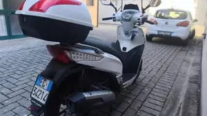 Kymco People 300i GT ABS (2016 - 20)  (3)
