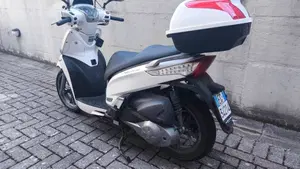 Kymco People 300i GT ABS (2016 - 20)  (4)