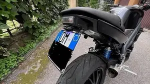Triumph Speed Triple 1050 (2005 - 11)  (8)
