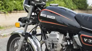 Moto Guzzi   (8)