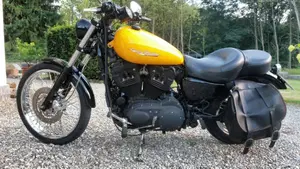 Harley-Davidson 883 Custom (2006 - 07) - XL 883C  (11)