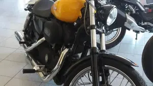 Harley-Davidson 883 Custom (2006 - 07) - XL 883C  (13)