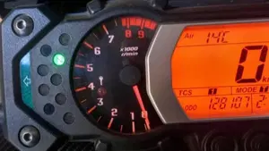 Yamaha XT1200Z Super Ténéré First Edition (2010 - 11)  (4)