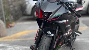 Yamaha YZF R7 (2021 - 25)  (2)