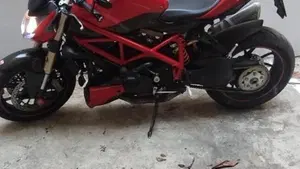 Ducati 848 (2007 - 13)  (2)