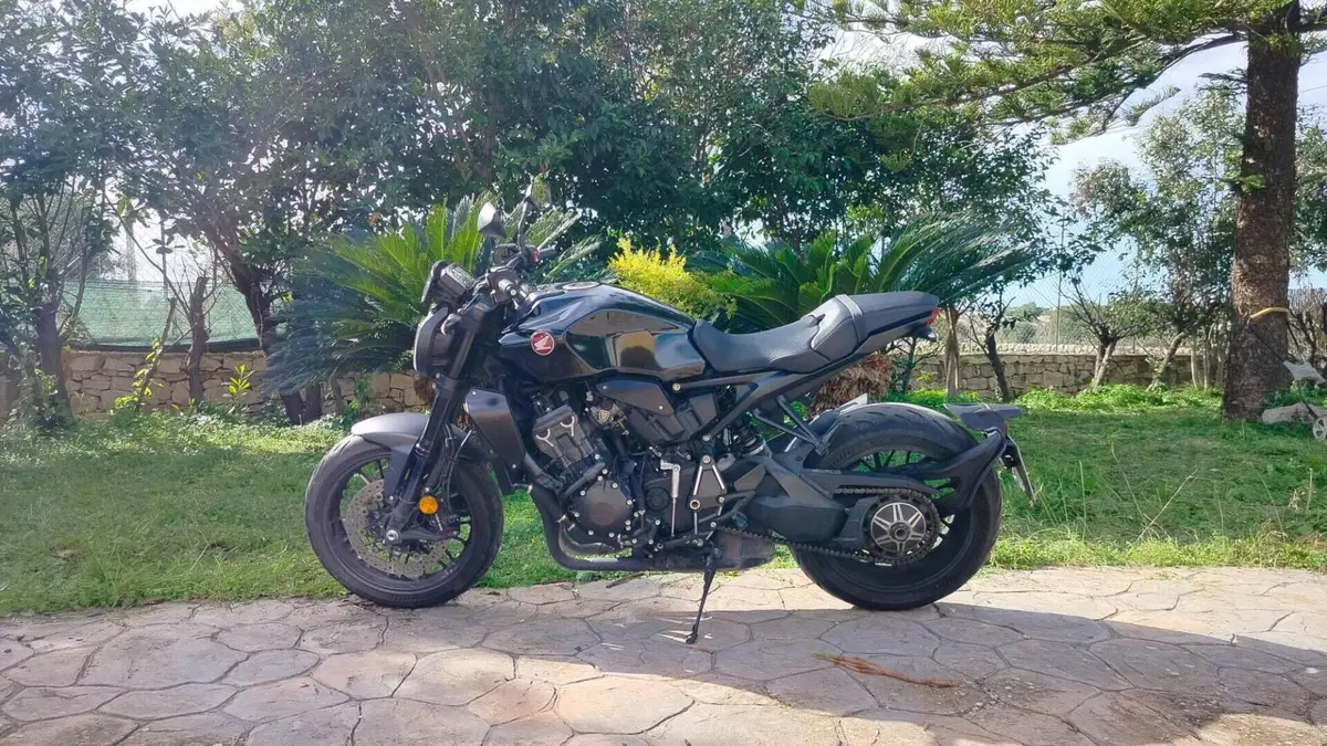 Honda CB 1000 R Black Edition (2021 - 25)  (2)