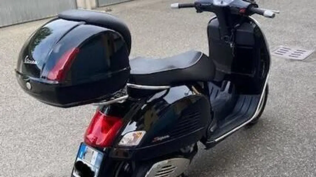 Vespa GTS 300 Super (2008 - 16)  (9)