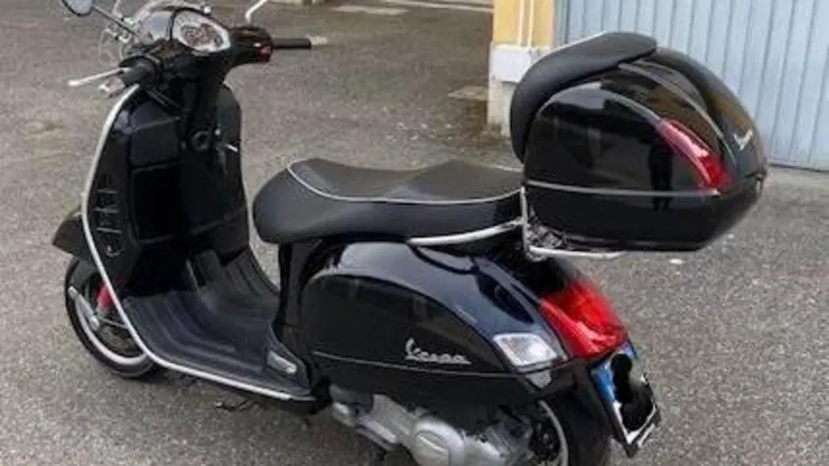 Vespa GTS 300 Super (2008 - 16)  (10)