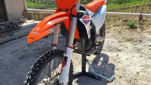 KTM 250 SX-F (2024)  (2)