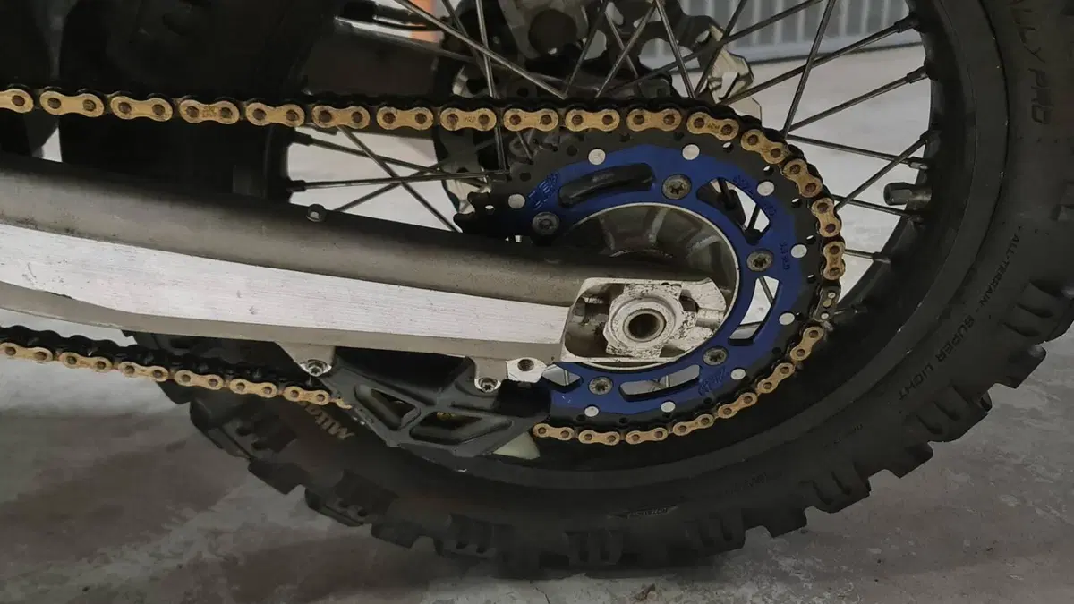Husqvarna 701 Enduro (2022)  (17)