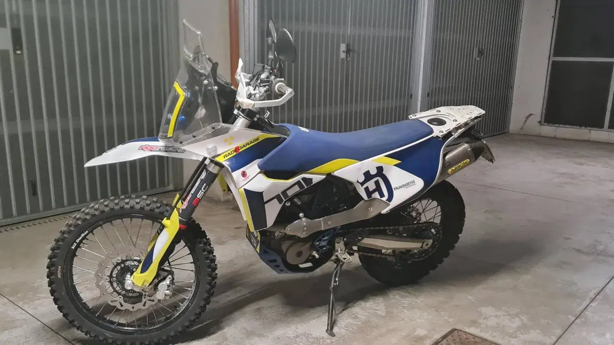 Husqvarna 701 Enduro (2022)  (2)