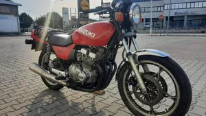 Suzuki   (7)