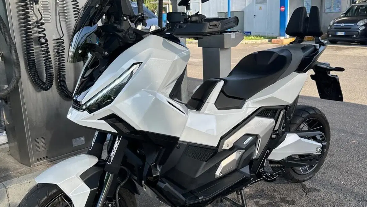 Honda X-ADV 750 Gravel (2025 - 26)  (2)