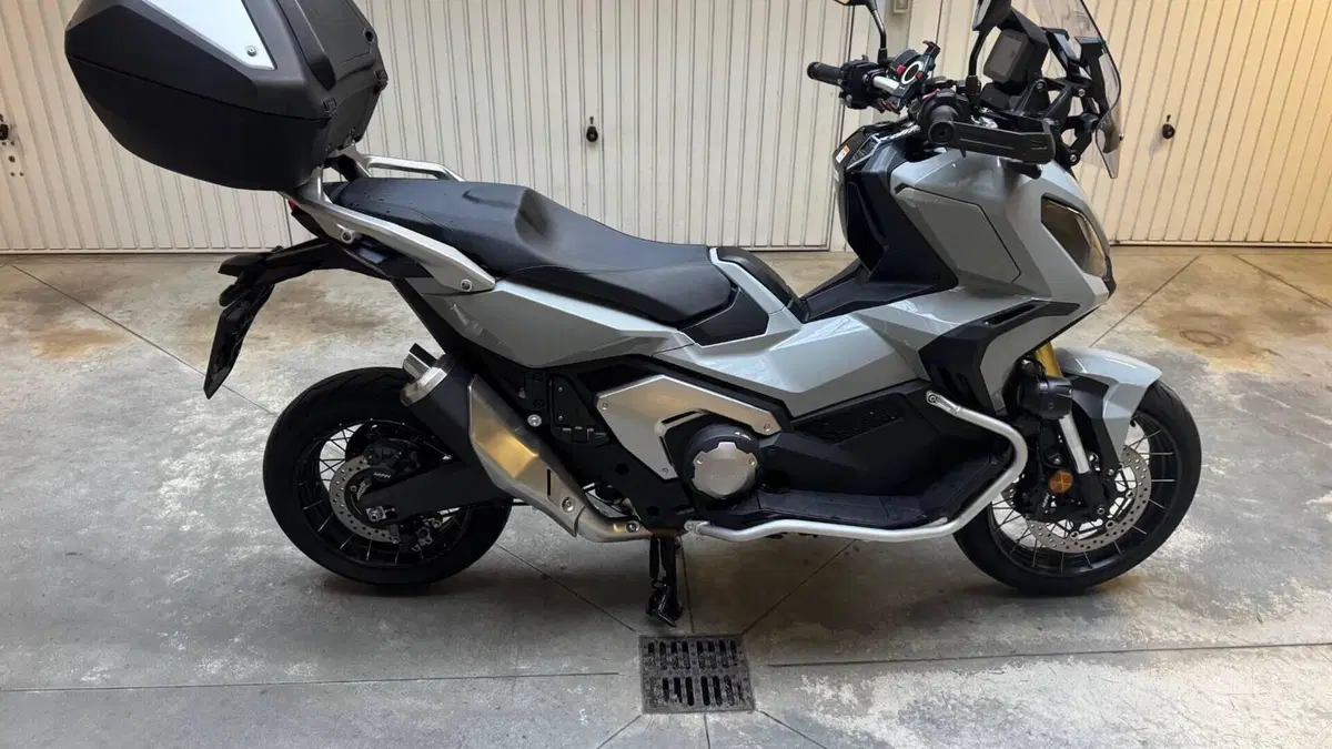 Honda X-ADV 750 DCT Adventure (2021 - 24)  (2)