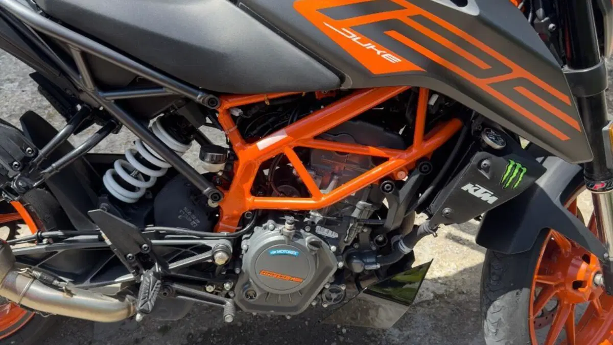 KTM 125 Duke (2021 - 23)  (2)