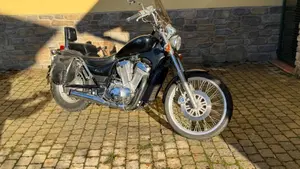 Suzuki VS 600 GL Intruder (1995 - 96) 