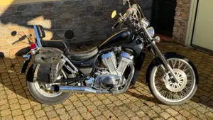 Suzuki VS 600 GL Intruder (1995 - 96)  (3)