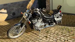 Suzuki VS 600 GL Intruder (1995 - 96)  (4)