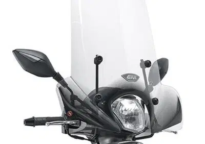 GIVI 7054A Parabrezza specifico trasparente 49 x 6 - Annuncio 9120668