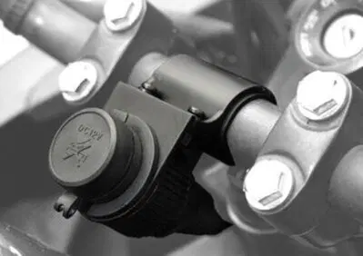 Presa 12V impermeabile con supporto universale per BC Battery Controller - Annuncio 8960795