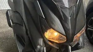 Yamaha X-Max 250 (2014 - 16)  (2)