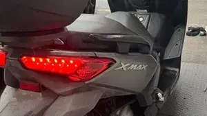 Yamaha X-Max 250 (2014 - 16)  (3)