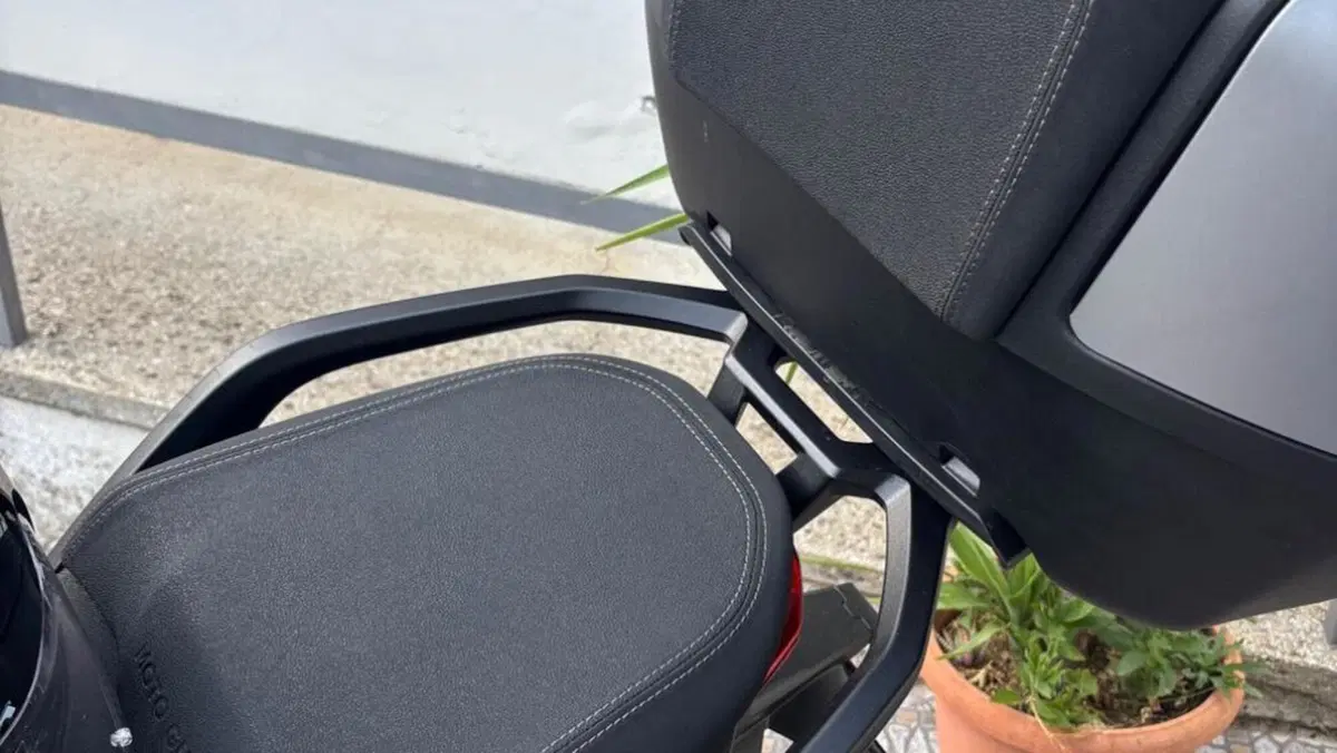 Moto Guzzi Stelvio (2024 - 26)  (3)