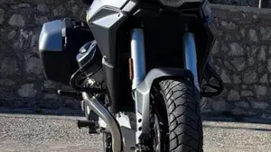 Moto Guzzi Stelvio (2024 - 26)  (4)