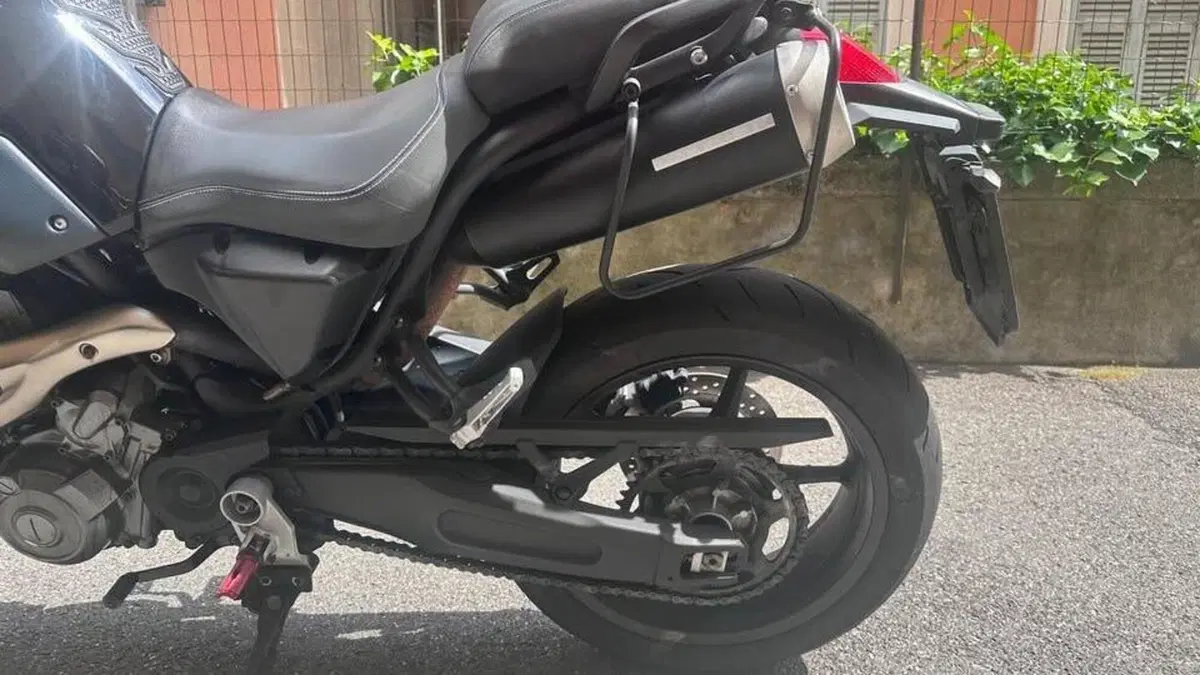 Yamaha MT-03 (2006 - 14)  (2)