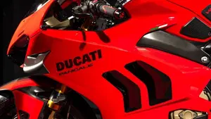 Ducati Panigale V4 S 1100 (2021)  (3)