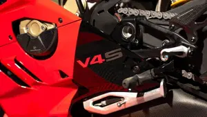 Ducati Panigale V4 S 1100 (2021)  (14)