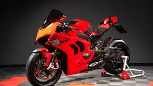 Ducati Panigale V4 S 1100 (2021)  (2)
