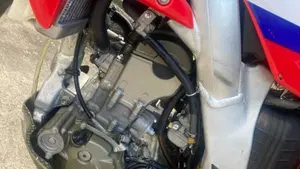 Honda CRF 250R (2005)  (6)
