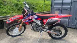 Honda CRF 250R (2005)  (8)