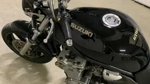 Suzuki GSF 600 Bandit (2000 - 05)  (12)