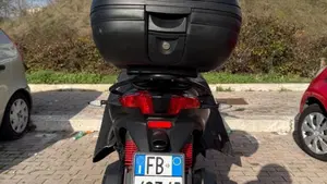 Piaggio MP3 300 Sport ABS Hpe (2021 - 24)  (2)