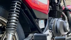 Suzuki   (7)