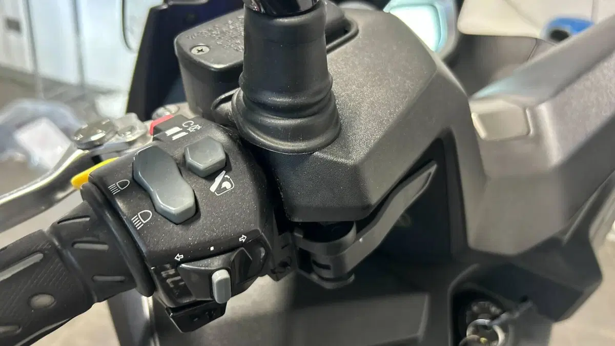 Kymco Xciting 400i S ABS (2019 - 20)  (8)