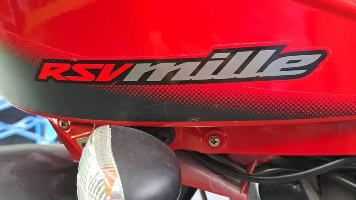 Aprilia RSV 1000 (2002)  (2)