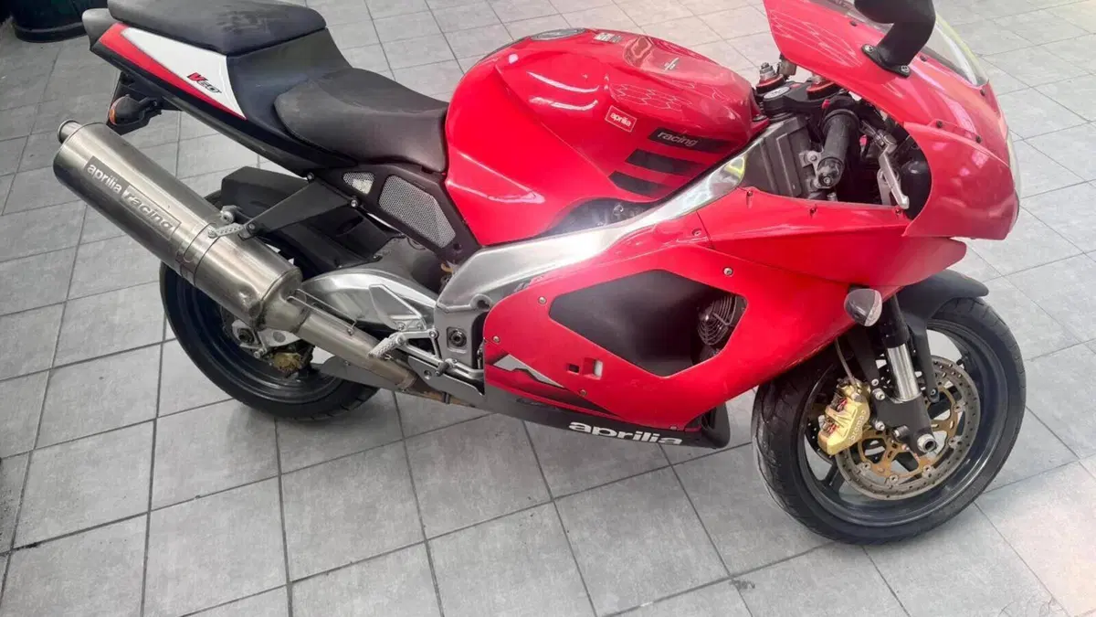 Aprilia RSV 1000 (2002)  (3)